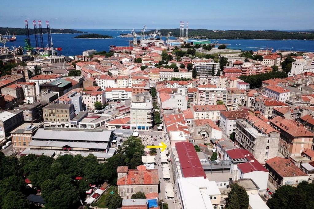 Markaat * Pula